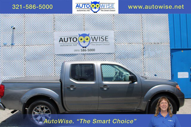 Used 2020 Nissan Frontier SV RWD image 2