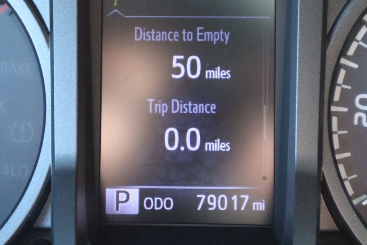 Used 2017 Toyota Tacoma TRD Sport image 47