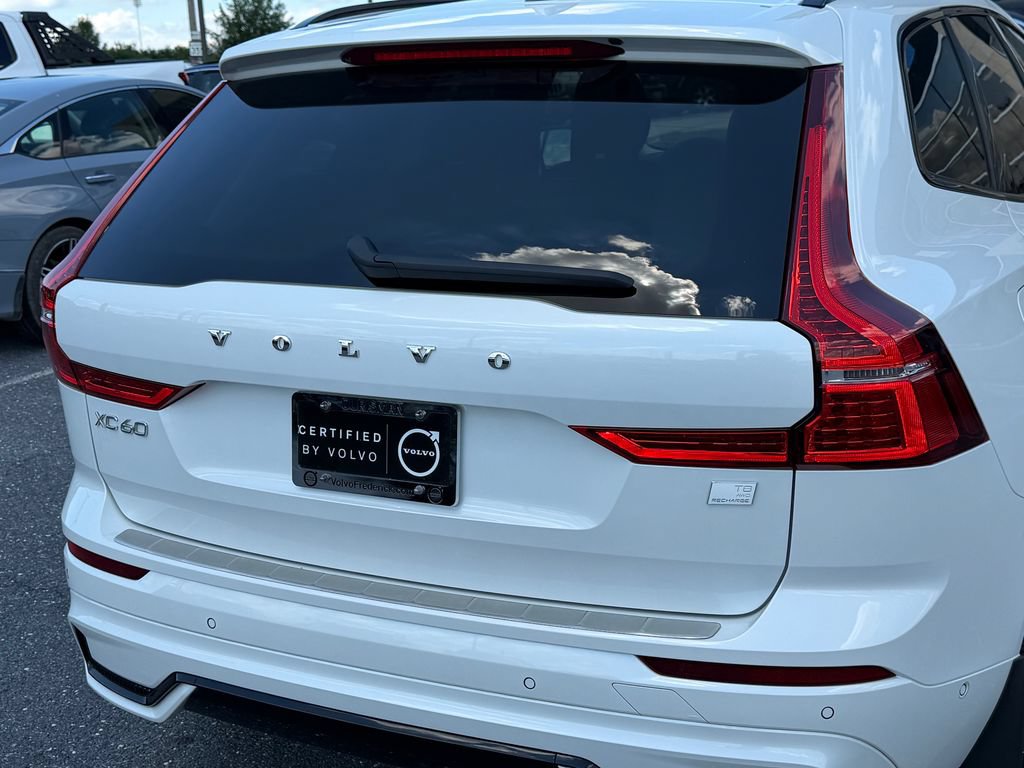 Certified 2024 Volvo XC60 T8 Ultimate w/ Protection Package Premier AWD/4WD image 10