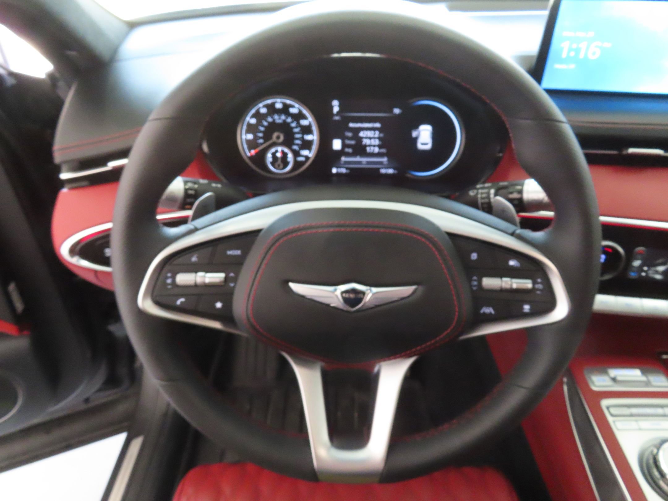 Used 2024 Genesis GV70 3.5T Sport w/ Sport Advanced Package image 17