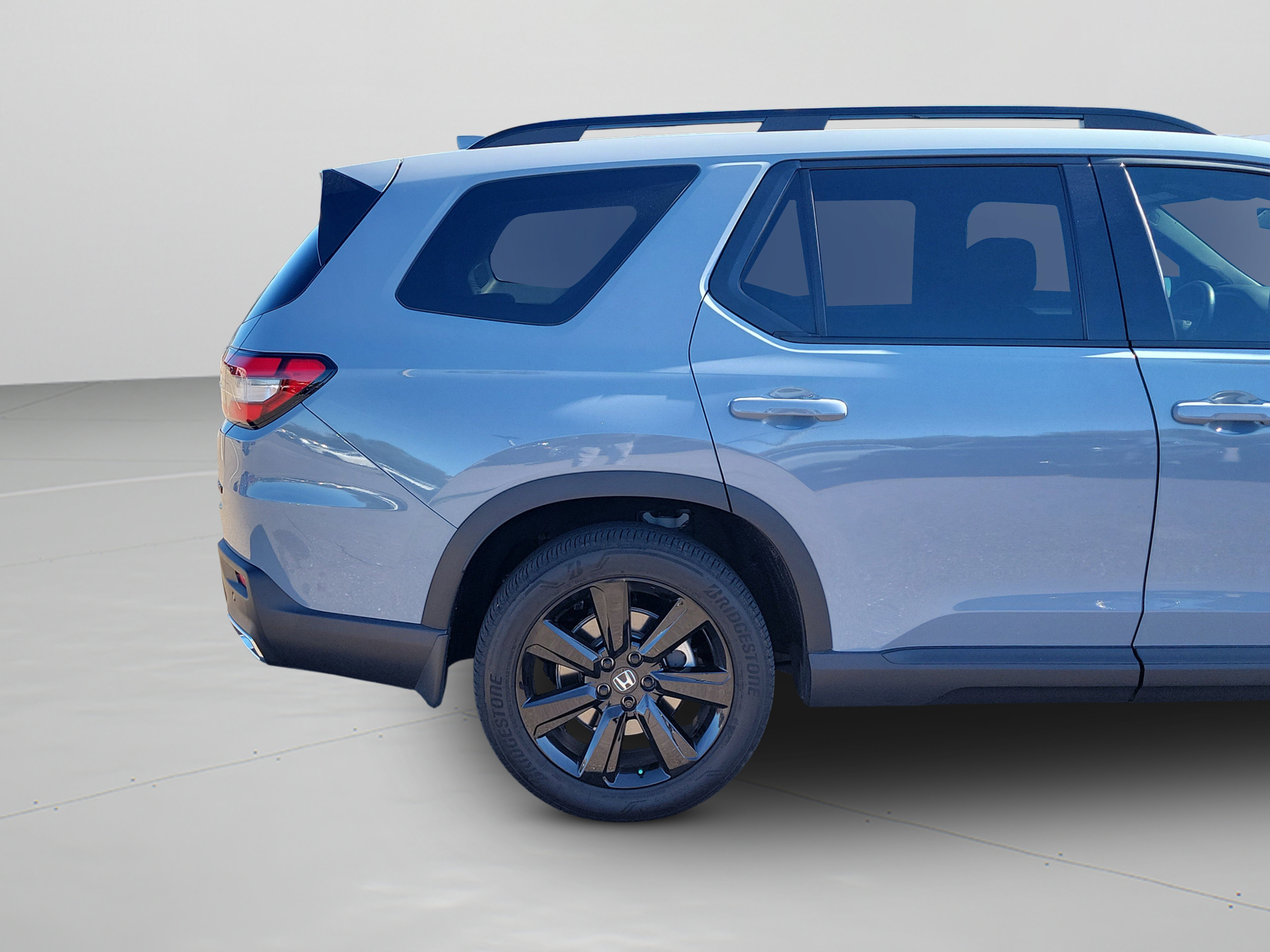 Certified 2025 Honda Pilot Black Edition image 32