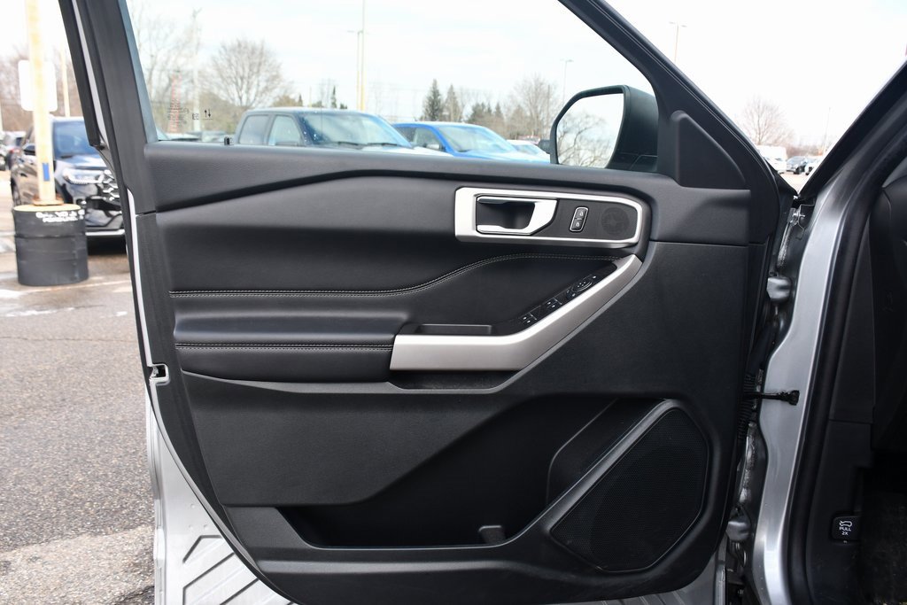 Used 2023 Ford Explorer XLT w/ Class IV Trailer Tow Package image 24