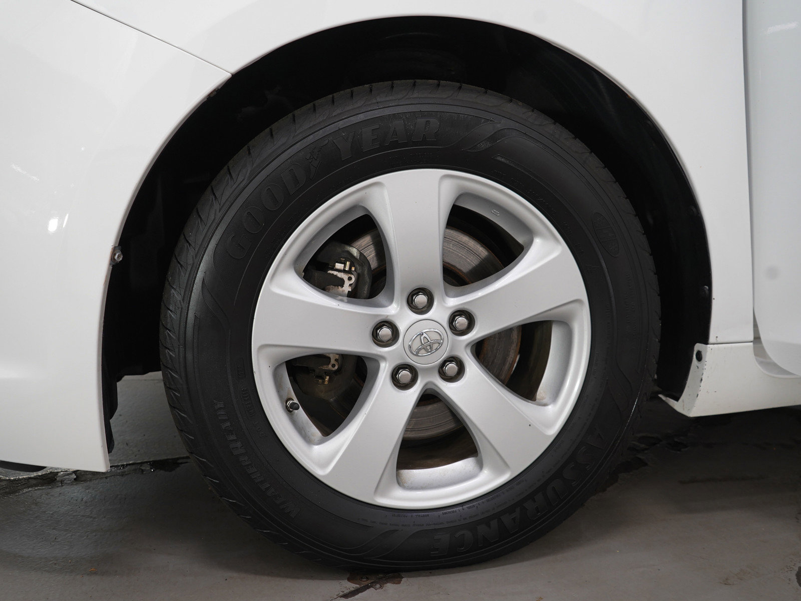 Used 2017 Toyota Sienna LE image 32