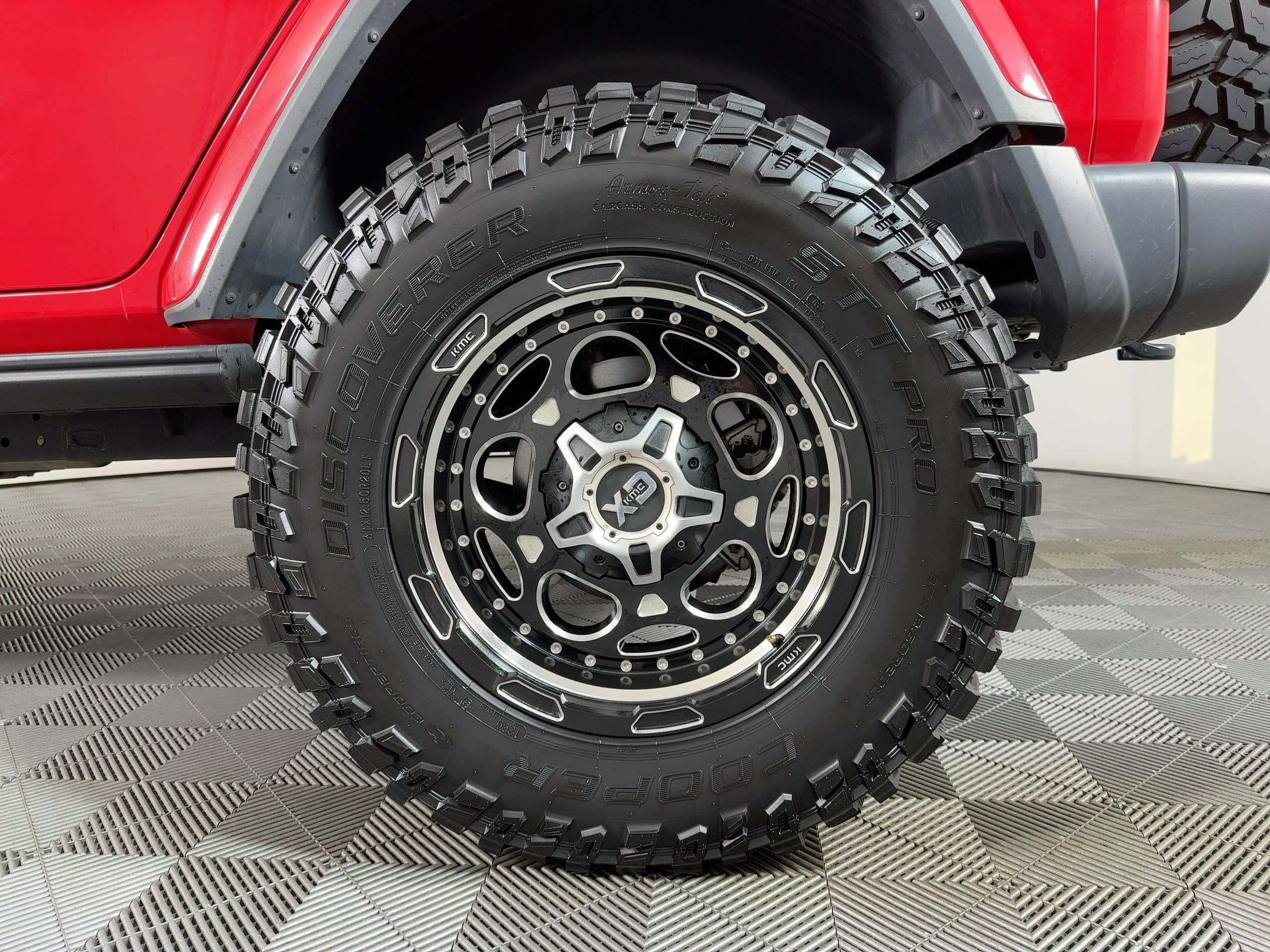 Used 2018 Jeep Wrangler Unlimited Sahara image 11