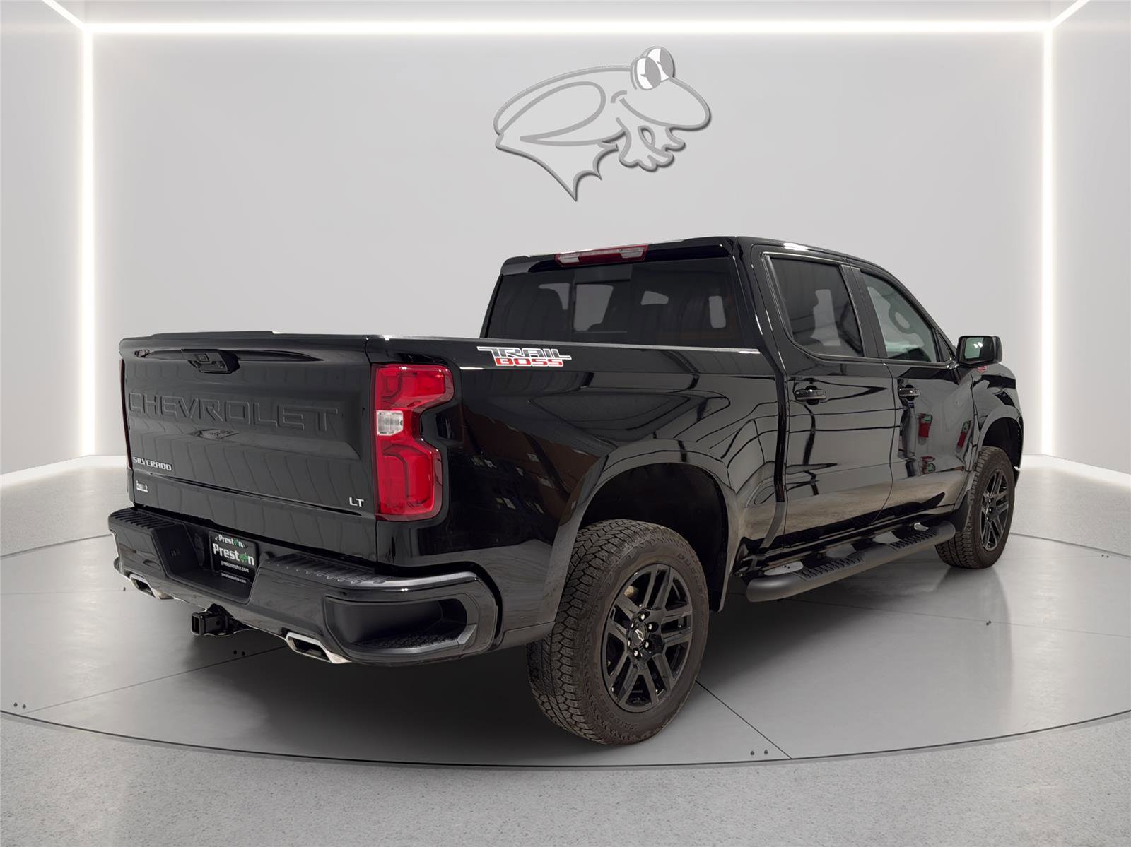 Used 2025 Chevrolet Silverado 1500 LT Trail Boss w/ Convenience Package II AWD/4WD image 5