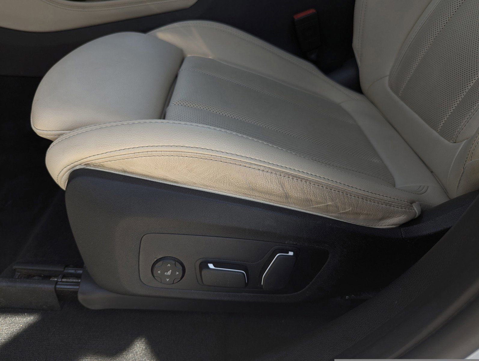Certified 2025 BMW X4 xDrive30i AWD/4WD image 20