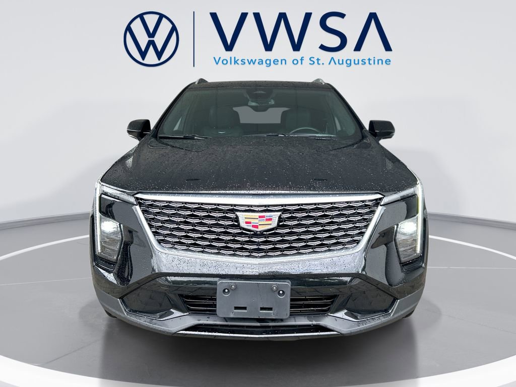 Used 2025 Cadillac XT4 Premium Luxury FWD image 2