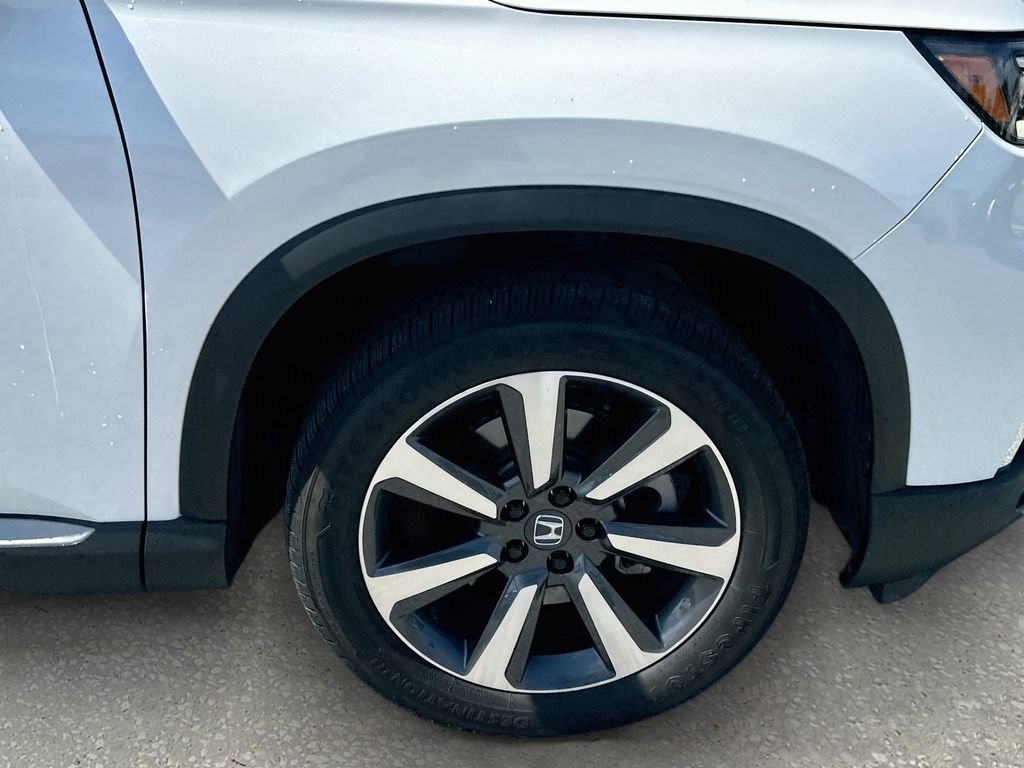Used 2025 Honda Pilot Elite image 29