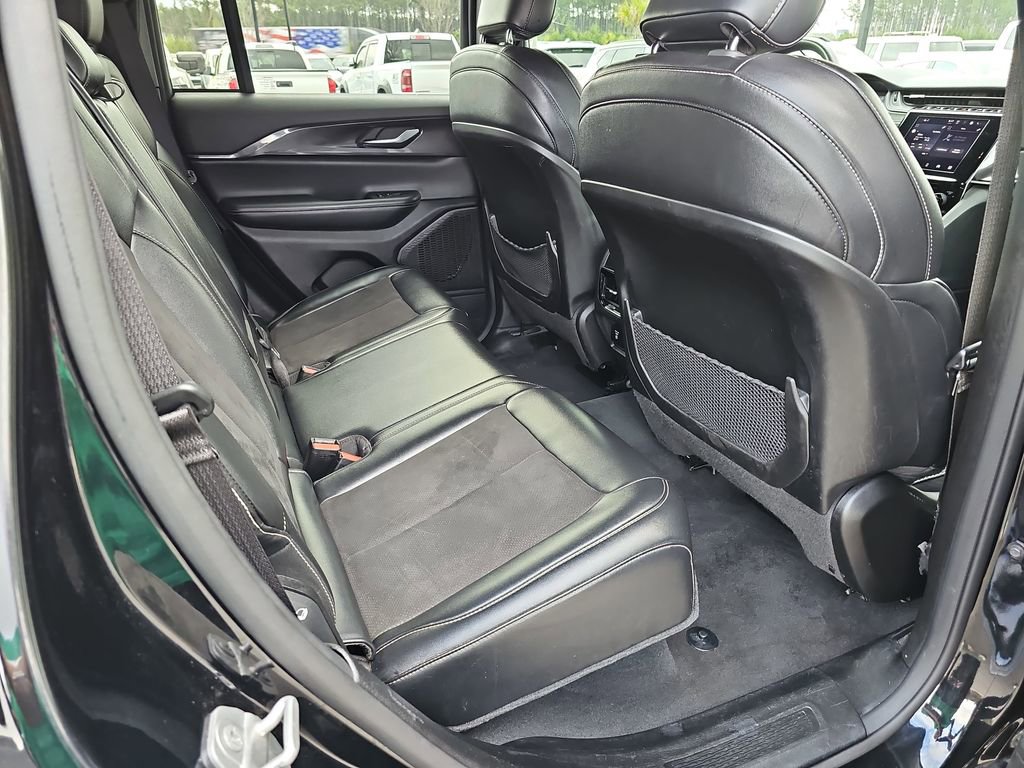 Used 2023 Jeep Grand Cherokee Altitude image 14