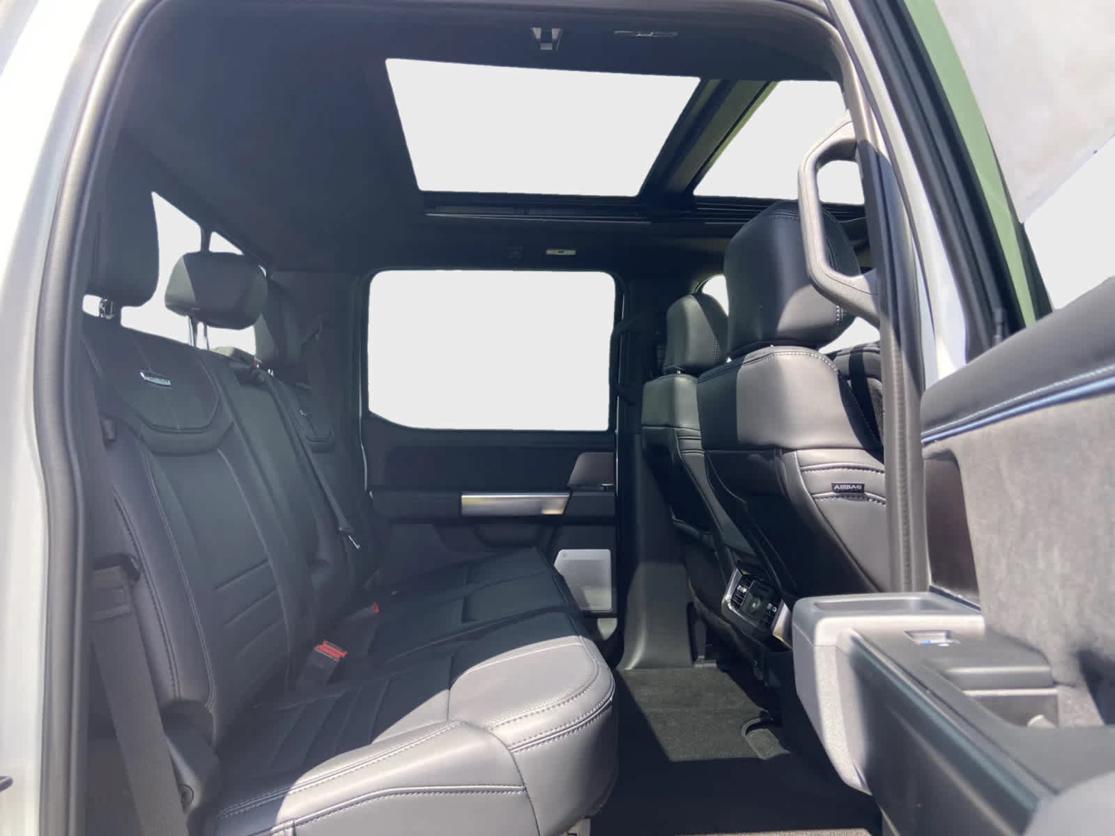New 2026 Ford F450 Platinum w/ FX4 Off-Road Package AWD/4WD image 15