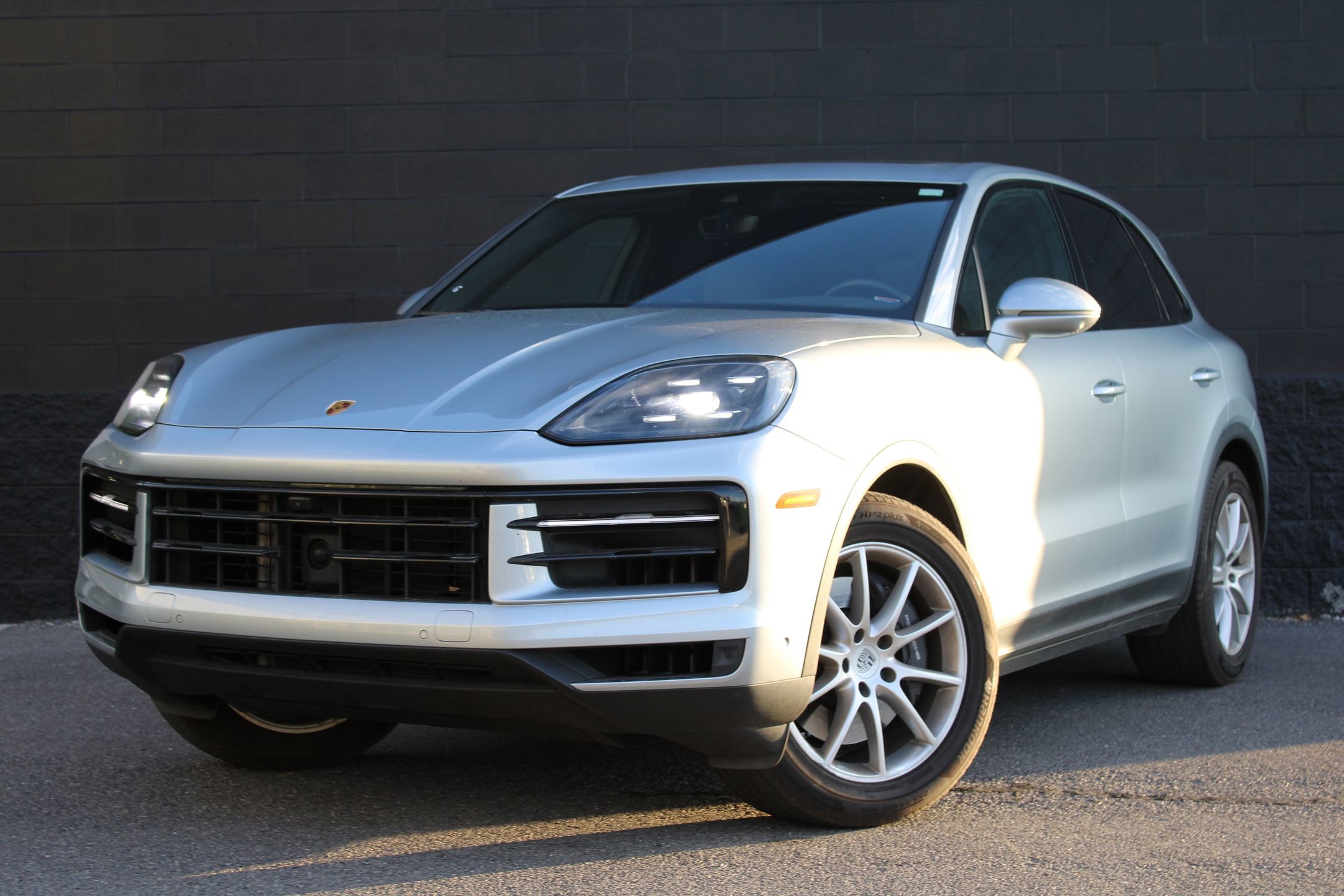 Certified 2024 Porsche Cayenne image 1