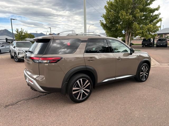 Certified 2025 Nissan Pathfinder Platinum AWD/4WD image 7