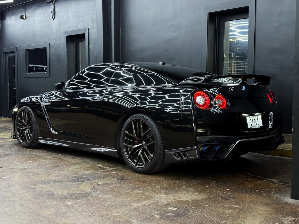 Used 2017 Nissan GT-R Premium image 7