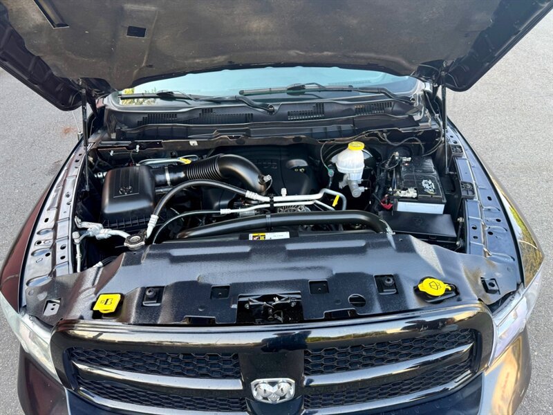 Used 2018 RAM 1500 ST AWD/4WD image 11