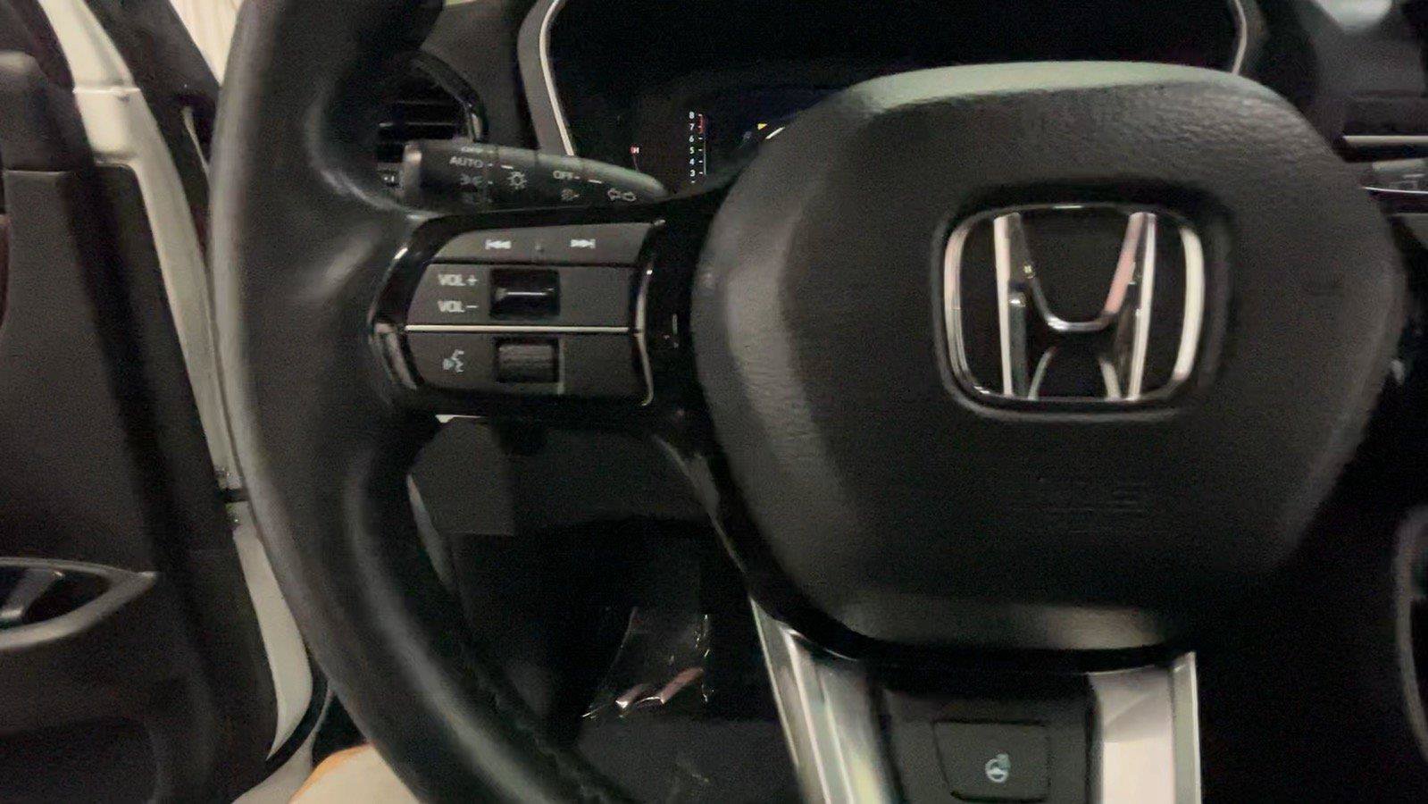 Used 2025 Honda Pilot Elite image 33