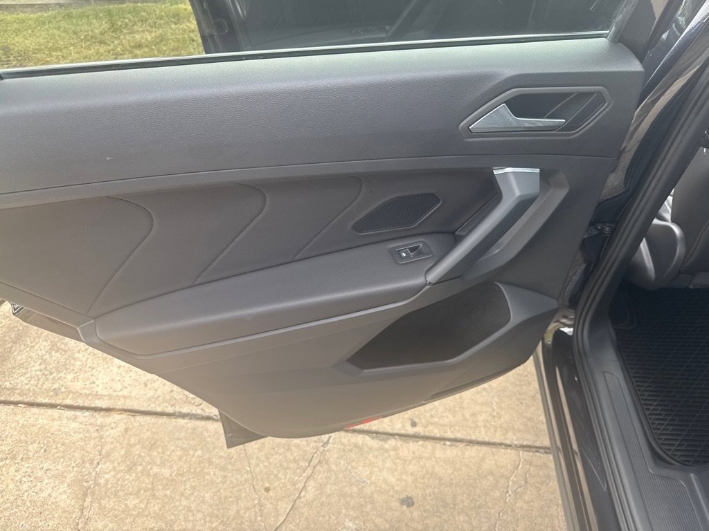 Used 2019 Volkswagen Tiguan SEL Premium image 34