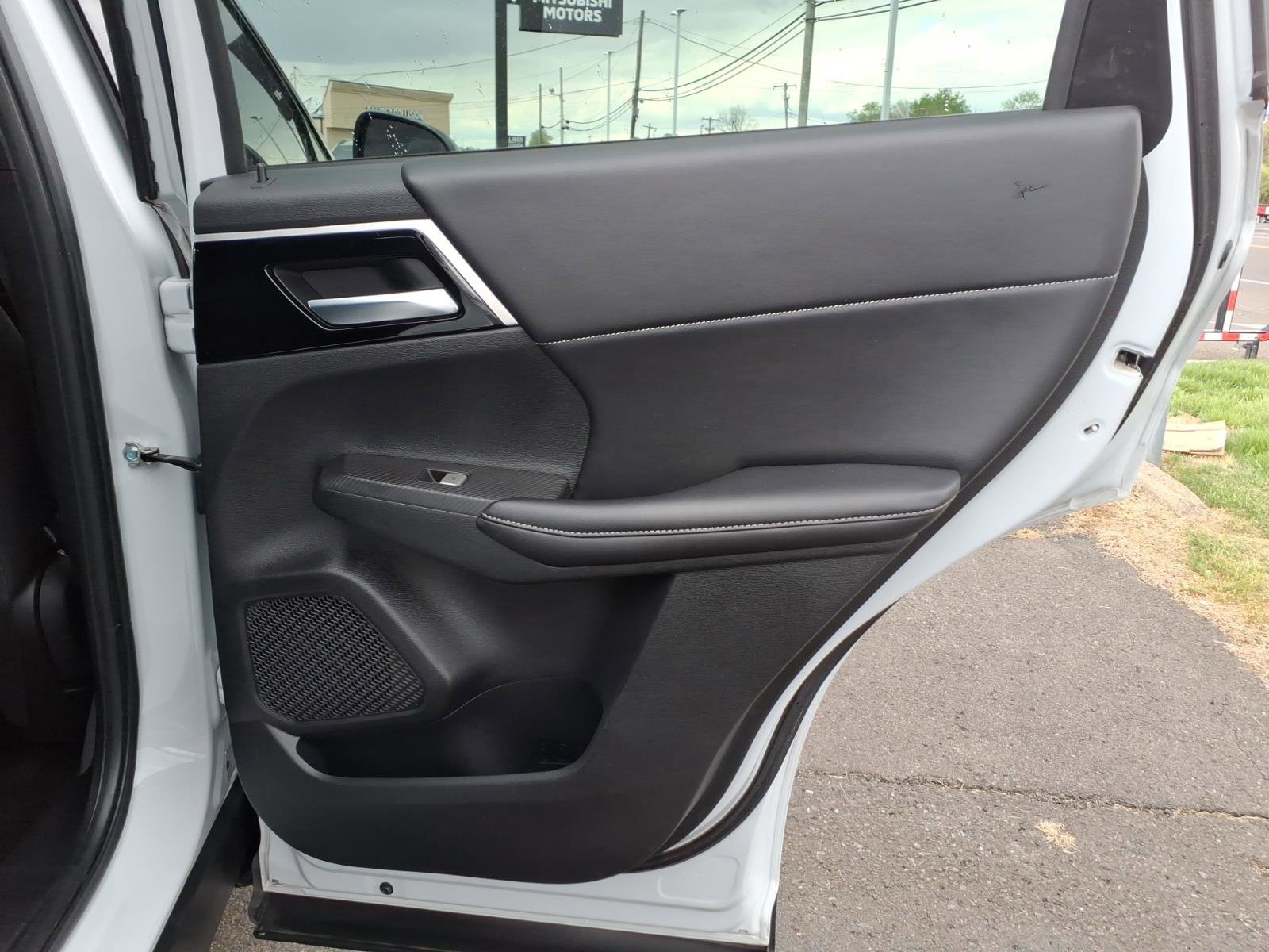 Used 2022 Mitsubishi Outlander SEL Black Edition image 28