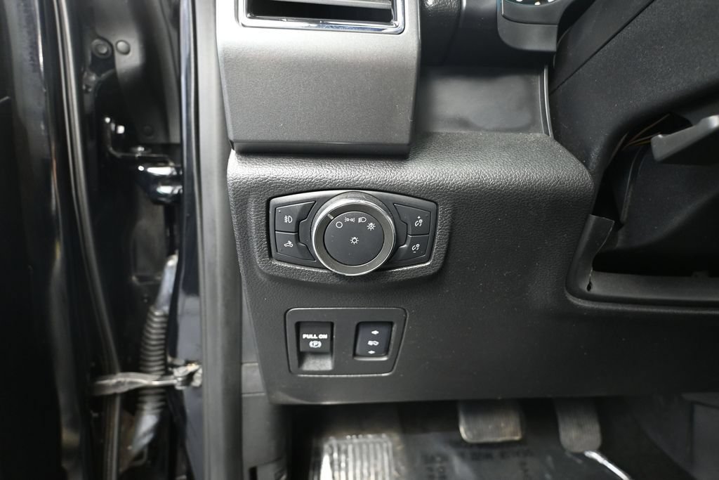 Used 2018 Ford F150 XLT w/ Equipment Group 301A Mid AWD/4WD image 24