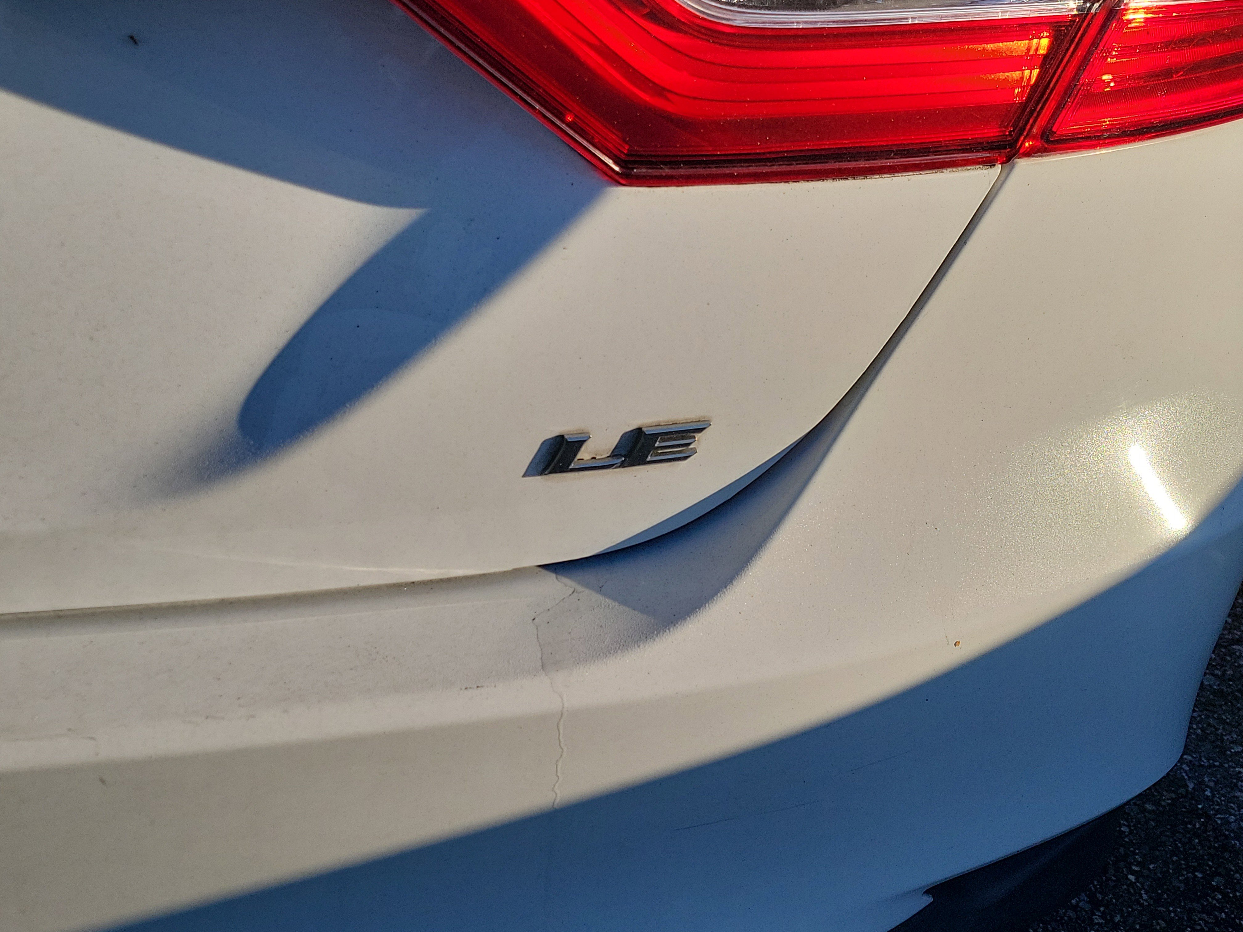 Used 2019 Toyota Camry LE image 18