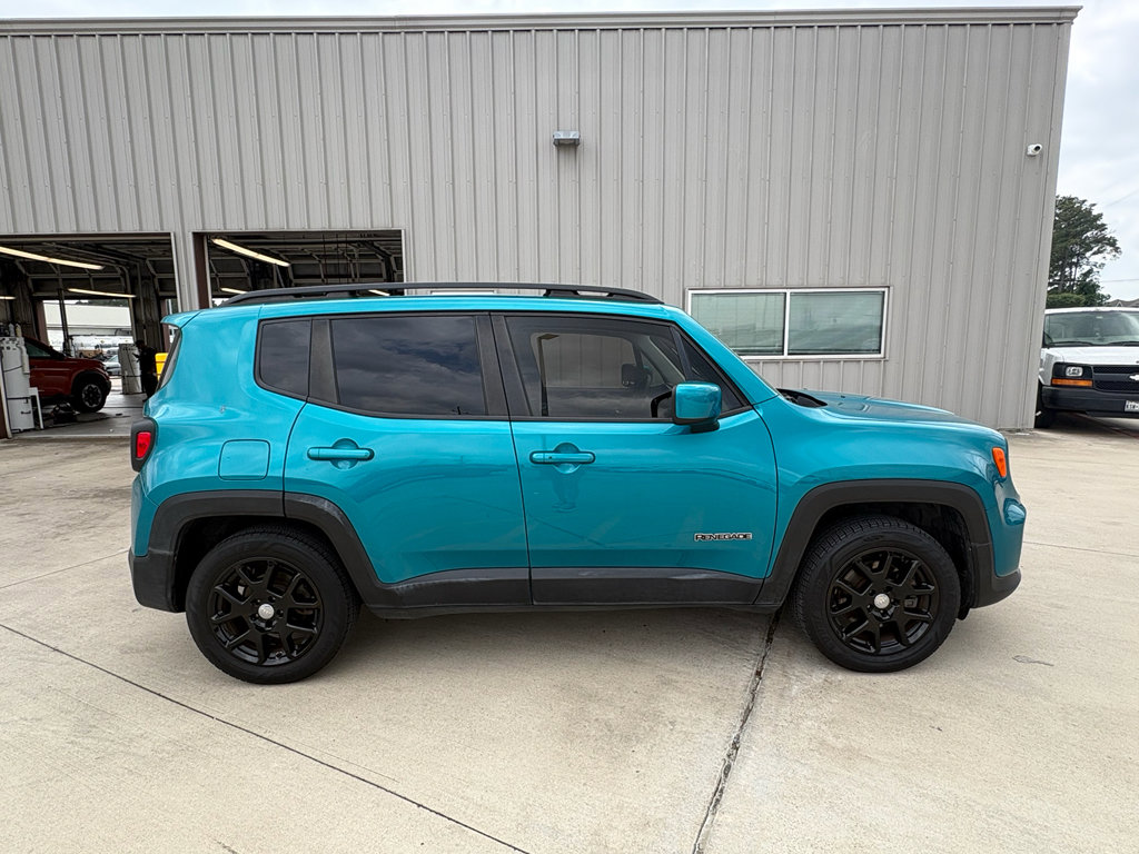 Used 2020 Jeep Renegade Latitude FWD image 9