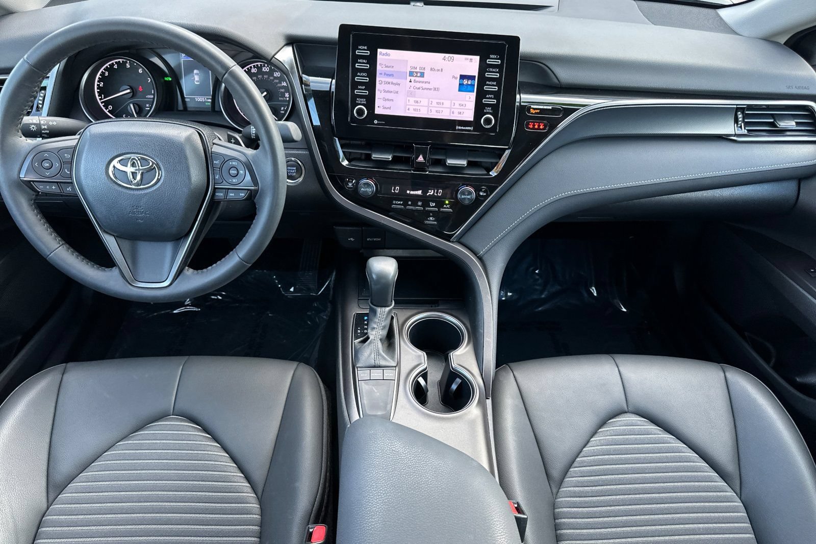 Used 2024 Toyota Camry SE w/ Convenience Package FWD image 13