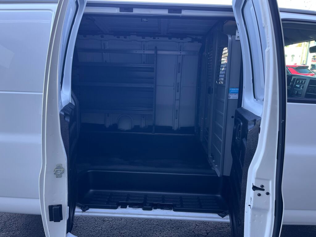 Used 2023 Chevrolet Express 2500 Extended image 24
