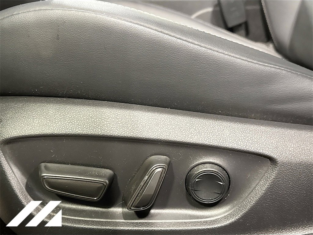 Used 2023 Toyota Prius XLE image 20