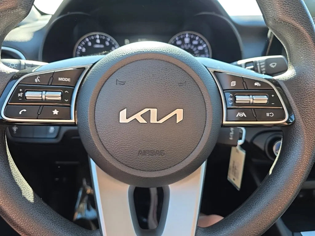 Used 2024 Kia Forte LXS FWD image 22