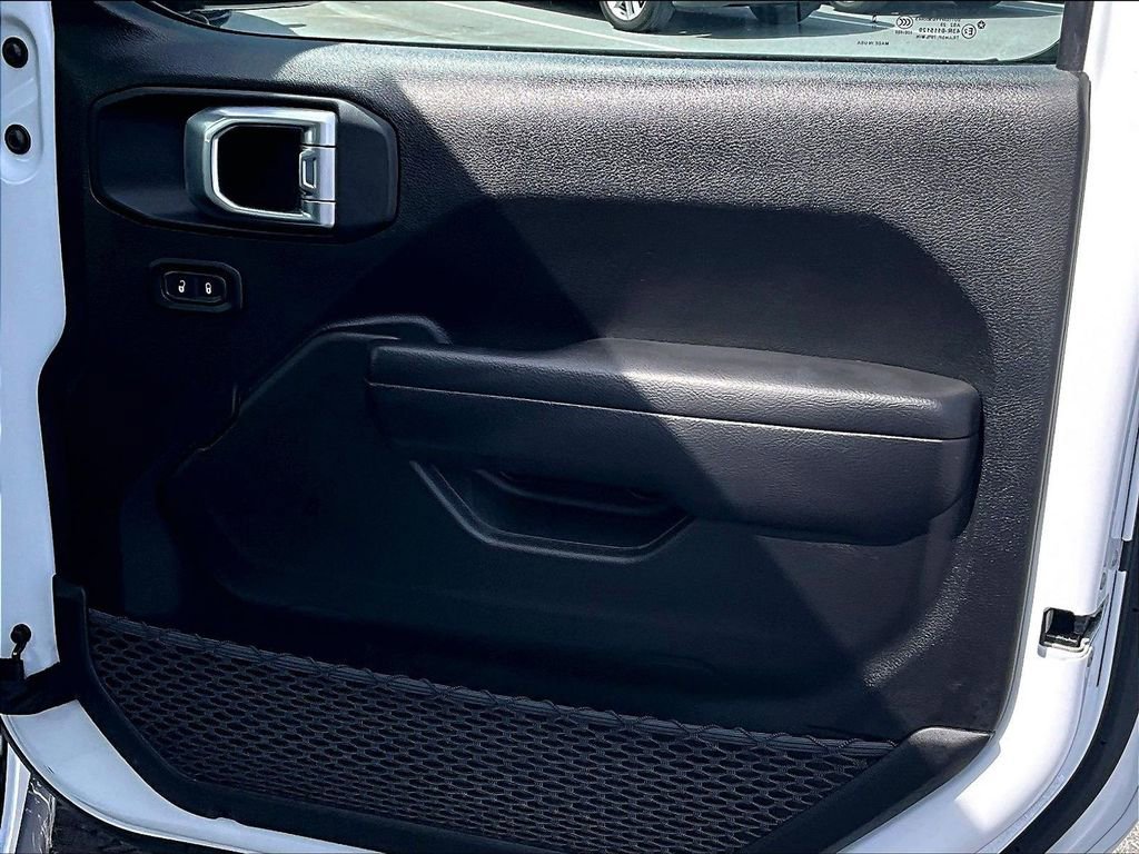 Used 2023 Jeep Gladiator Rubicon w/ Cold Weather Group image 12