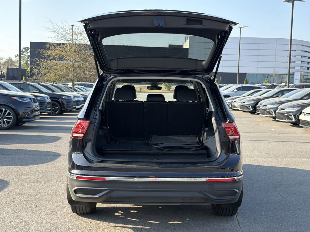 Used 2023 Volkswagen Tiguan SE image 14