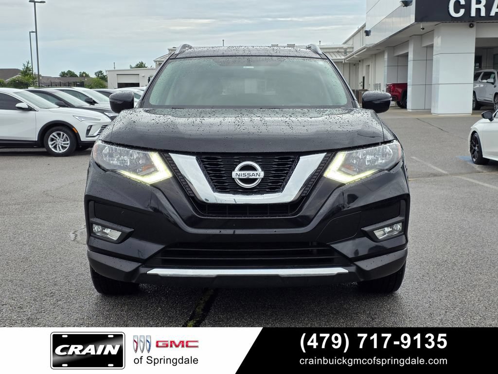 Used 2017 Nissan Rogue SV AWD/4WD image 2