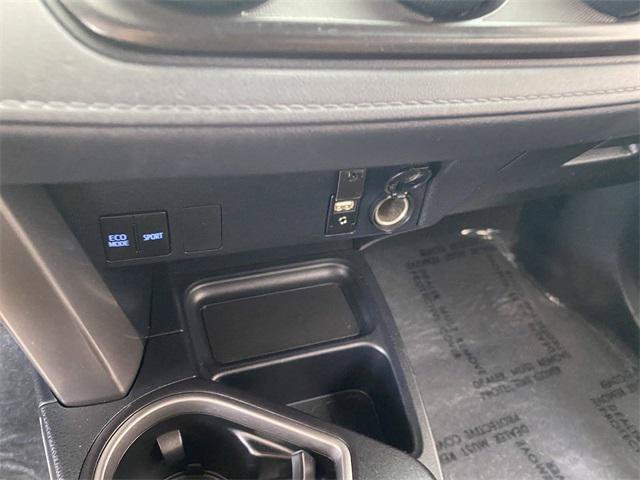 Certified 2018 Toyota RAV4 LE w/ Carpet Mat Package AWD/4WD image 21