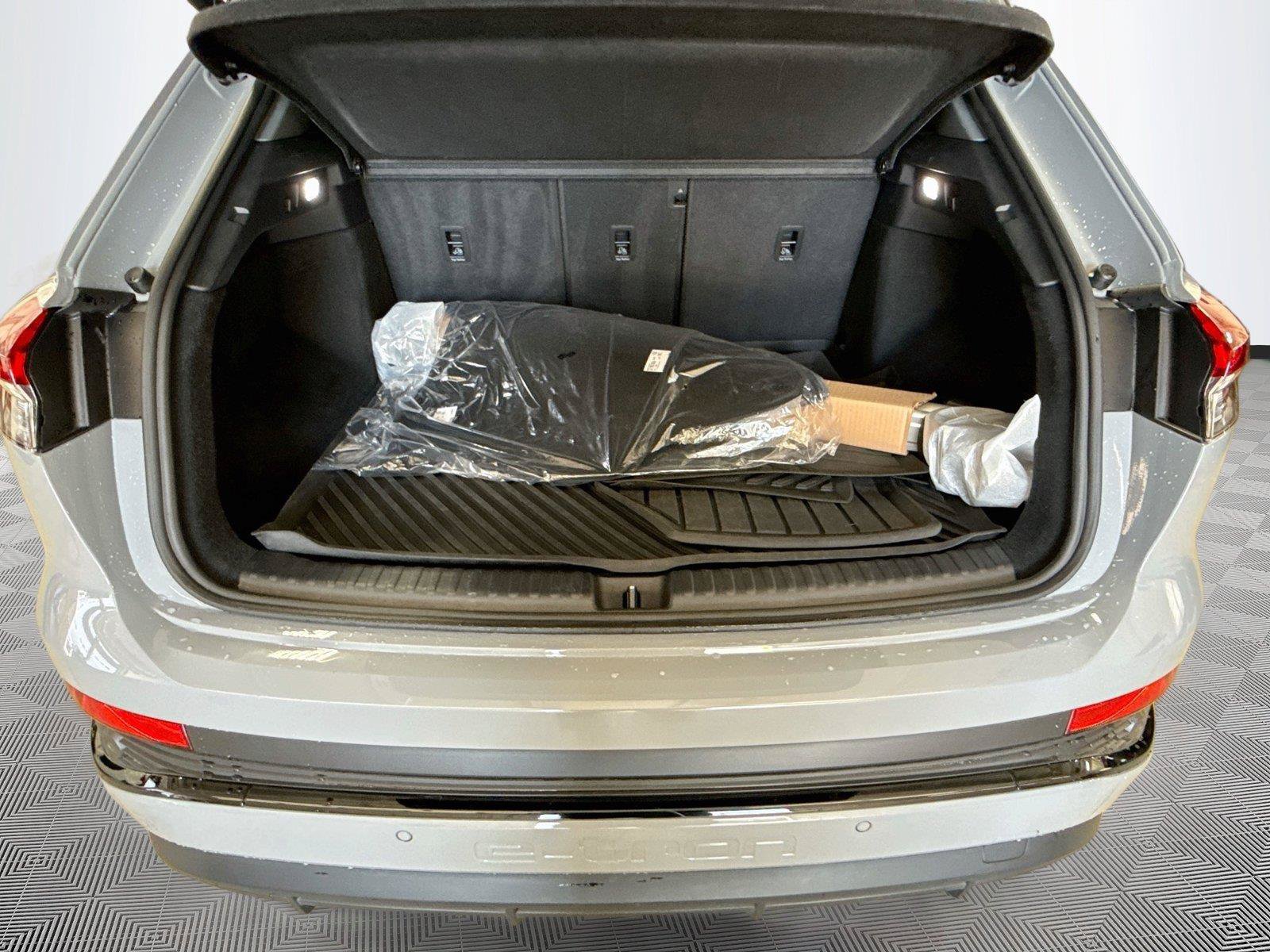 Used 2023 Audi Q4 e-tron Premium Plus w/ Premium Plus AWD/4WD image 27