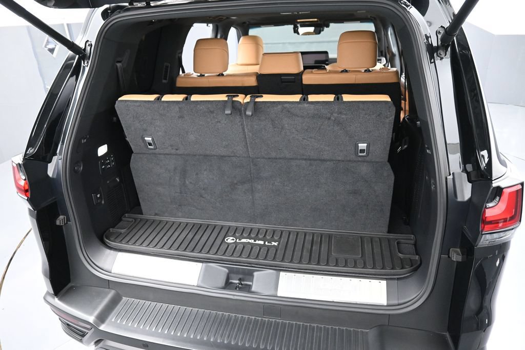 Used 2024 Lexus LX 600 4WD w/ Appearance Package image 35