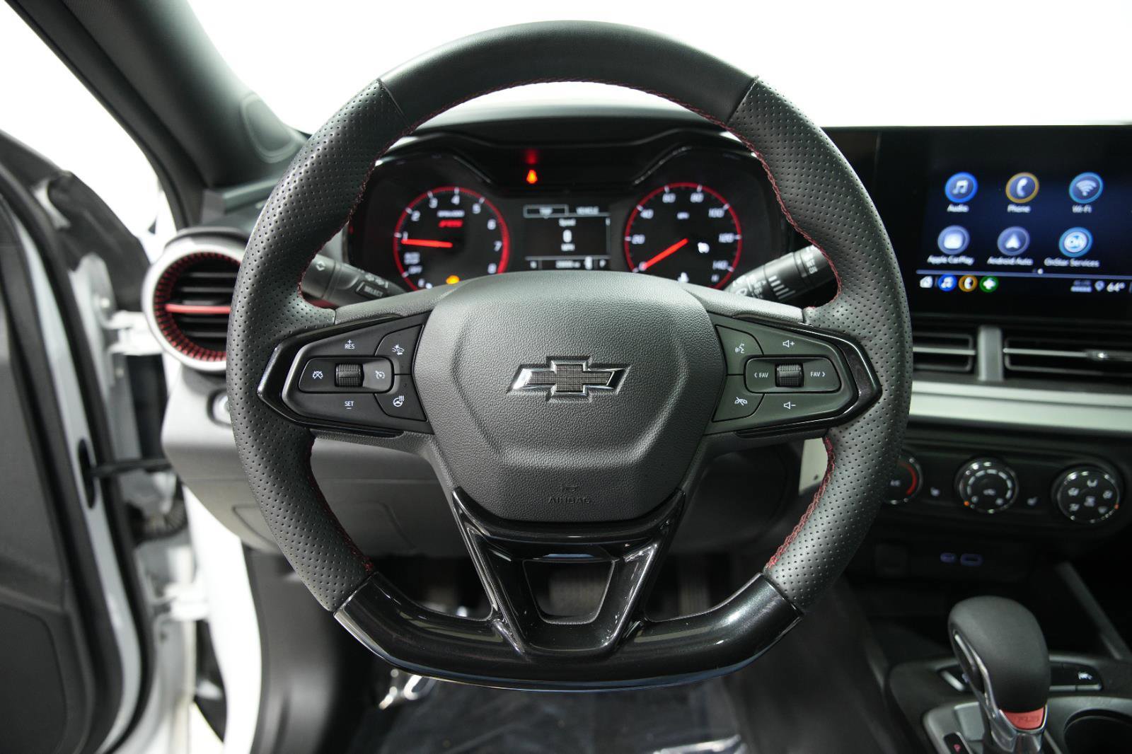 Used 2024 Chevrolet Trax RS w/ Sunroof Package FWD image 31