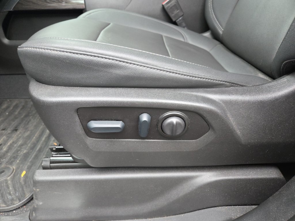 Used 2022 Chevrolet Silverado 1500 LTZ RWD image 16