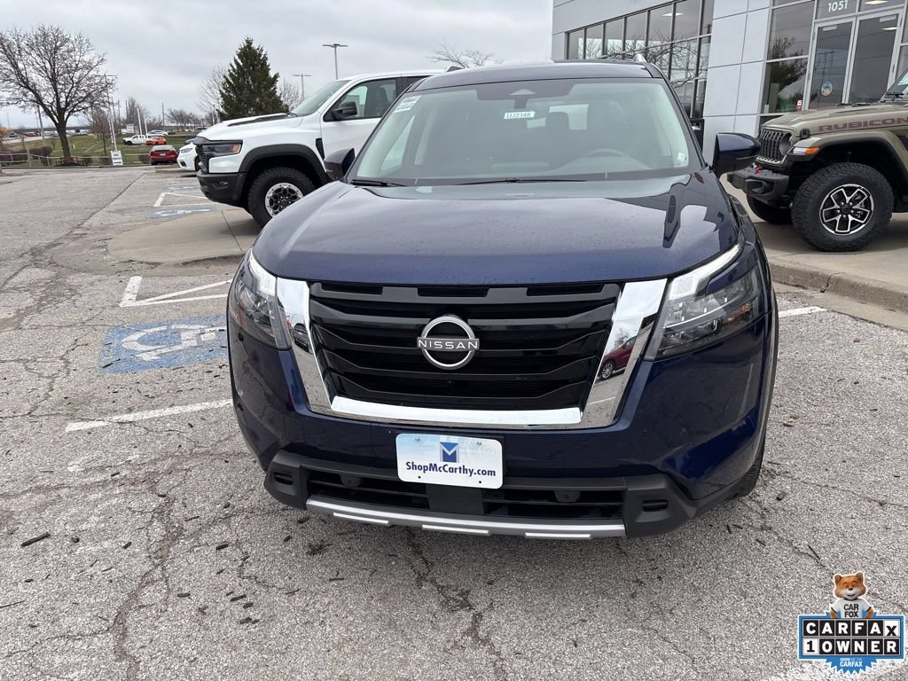 Used 2025 Nissan Pathfinder SL FWD image 11