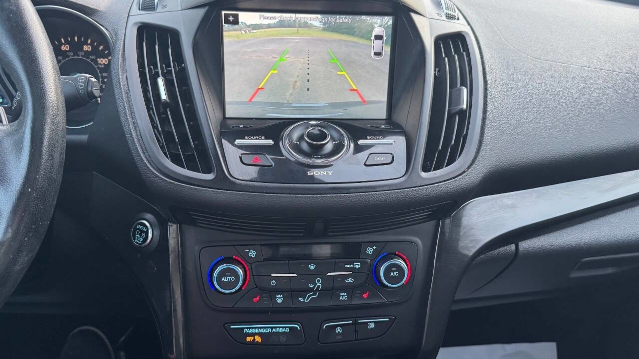 Used 2017 Ford Escape Titanium AWD/4WD image 18