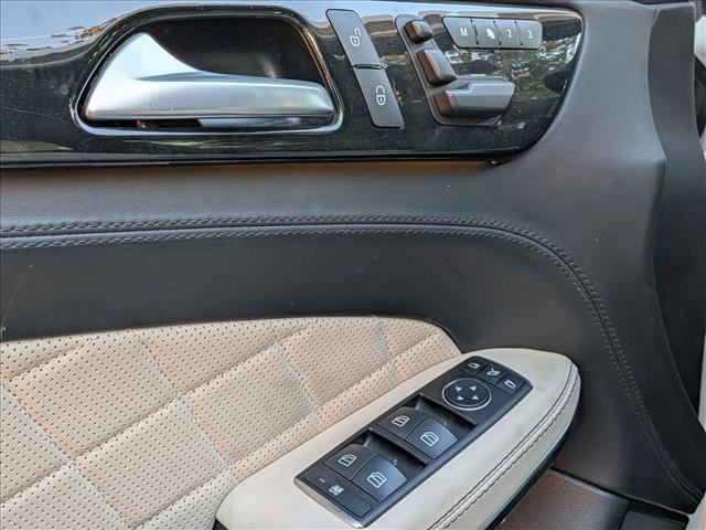 Used 2014 Mercedes-Benz GL 450 4MATIC image 3