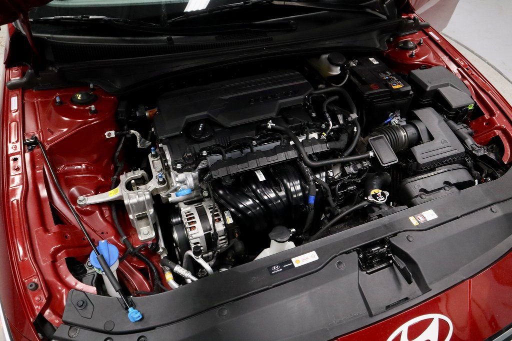 Certified 2025 Hyundai Elantra SEL image 21