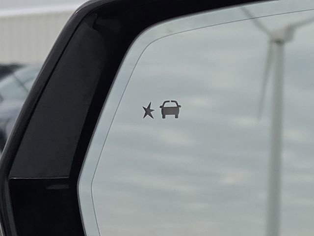 Used 2024 Cadillac XT4 Premium Luxury w/ Technology Package image 12