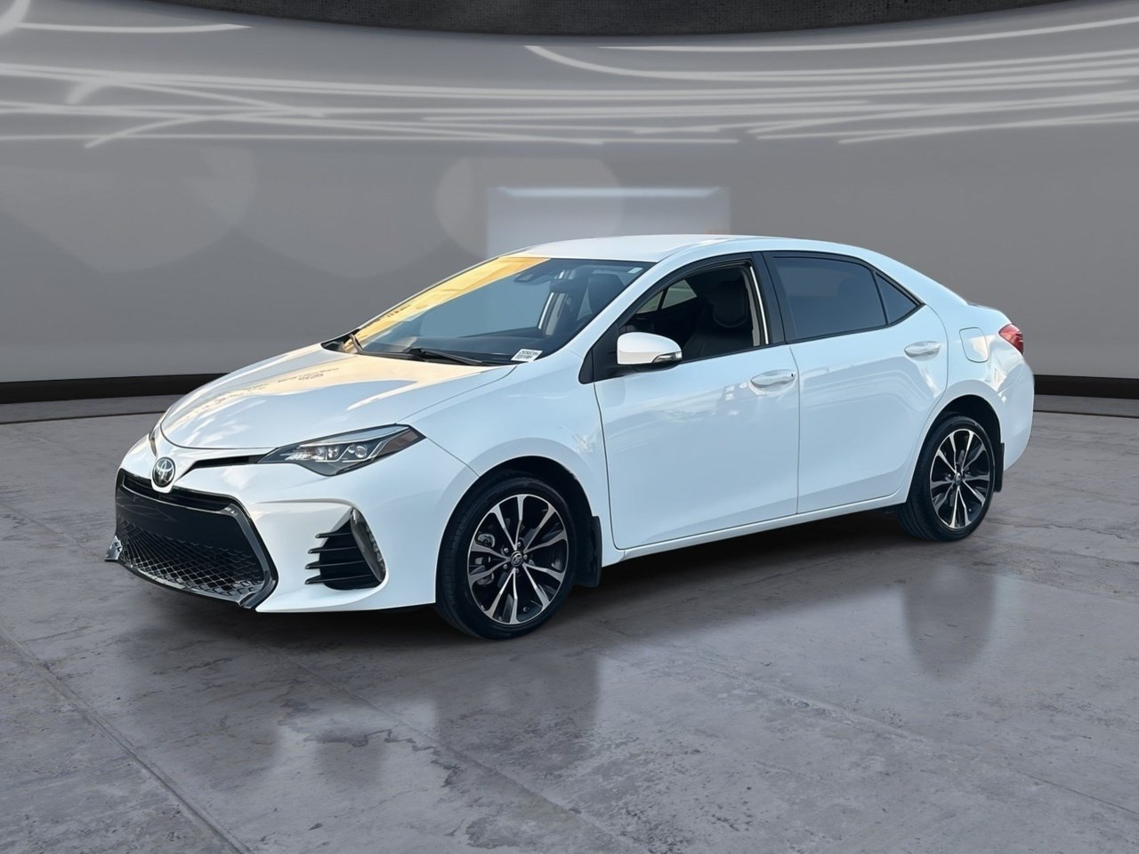 Used 2018 Toyota Corolla SE w/ Carpet Mat Package (TMS) FWD image 1