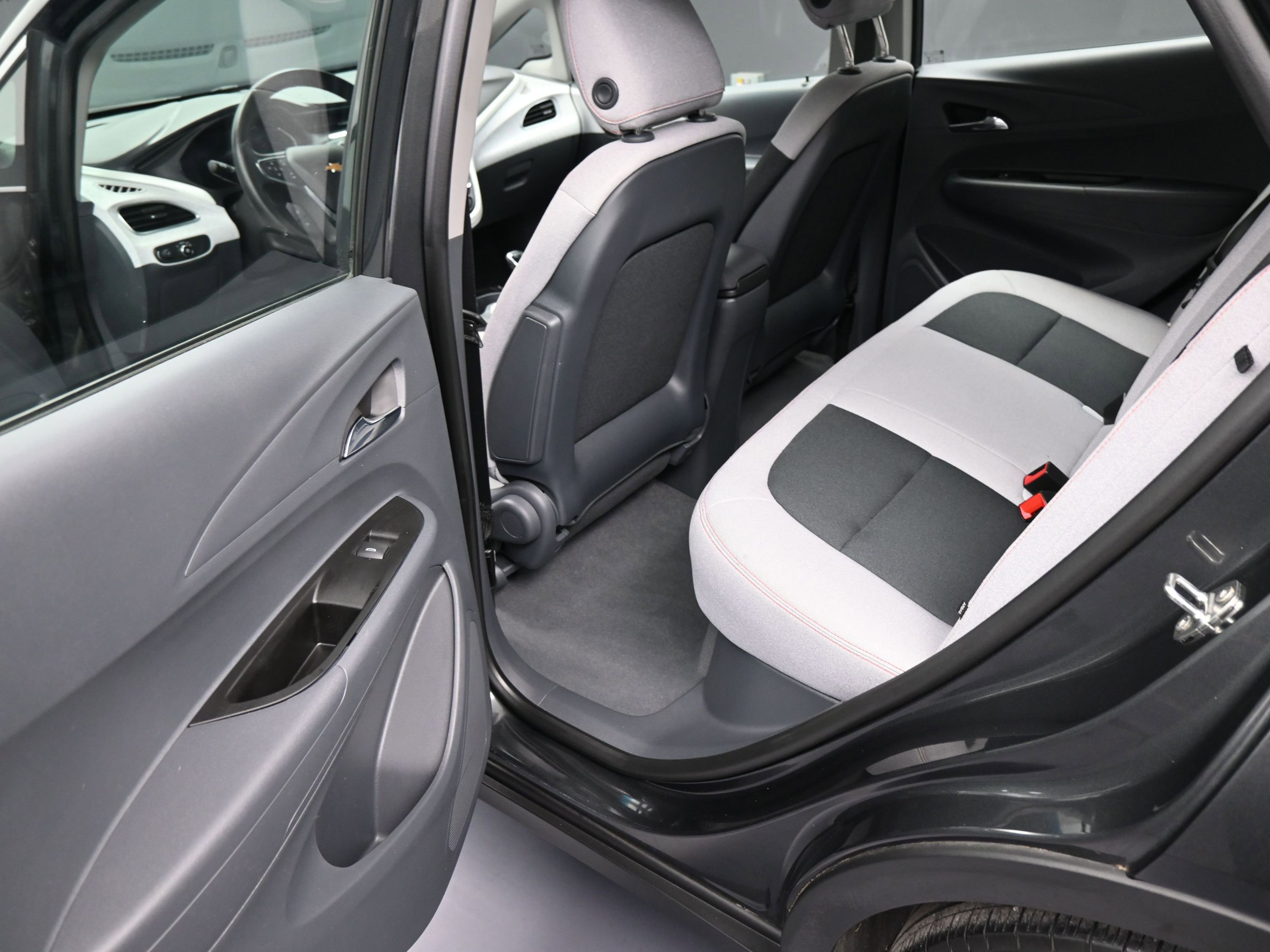 Used 2020 Chevrolet Bolt LT image 18