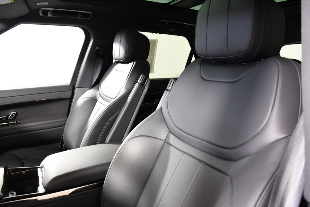 Certified 2025 Land Rover Range Rover Sport Dynamic SE image 16
