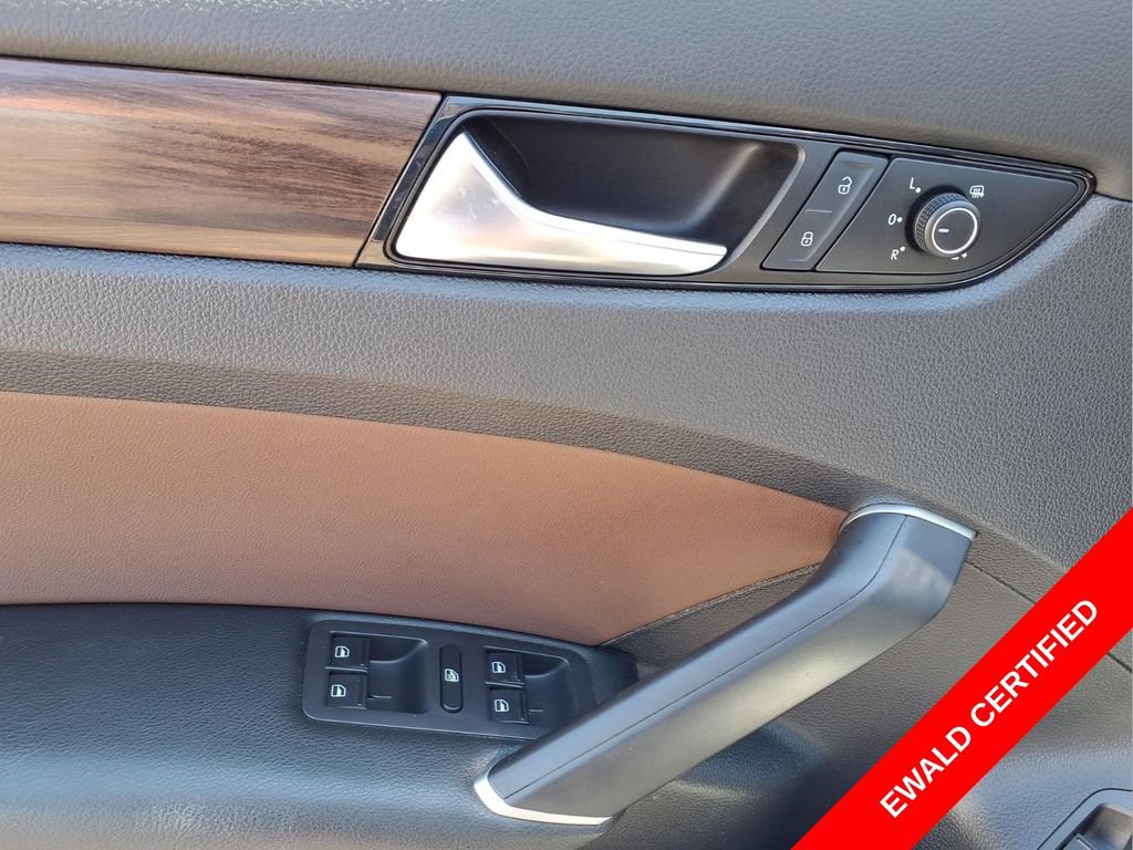 Used 2020 Volkswagen Passat 2.0T SEL FWD image 10
