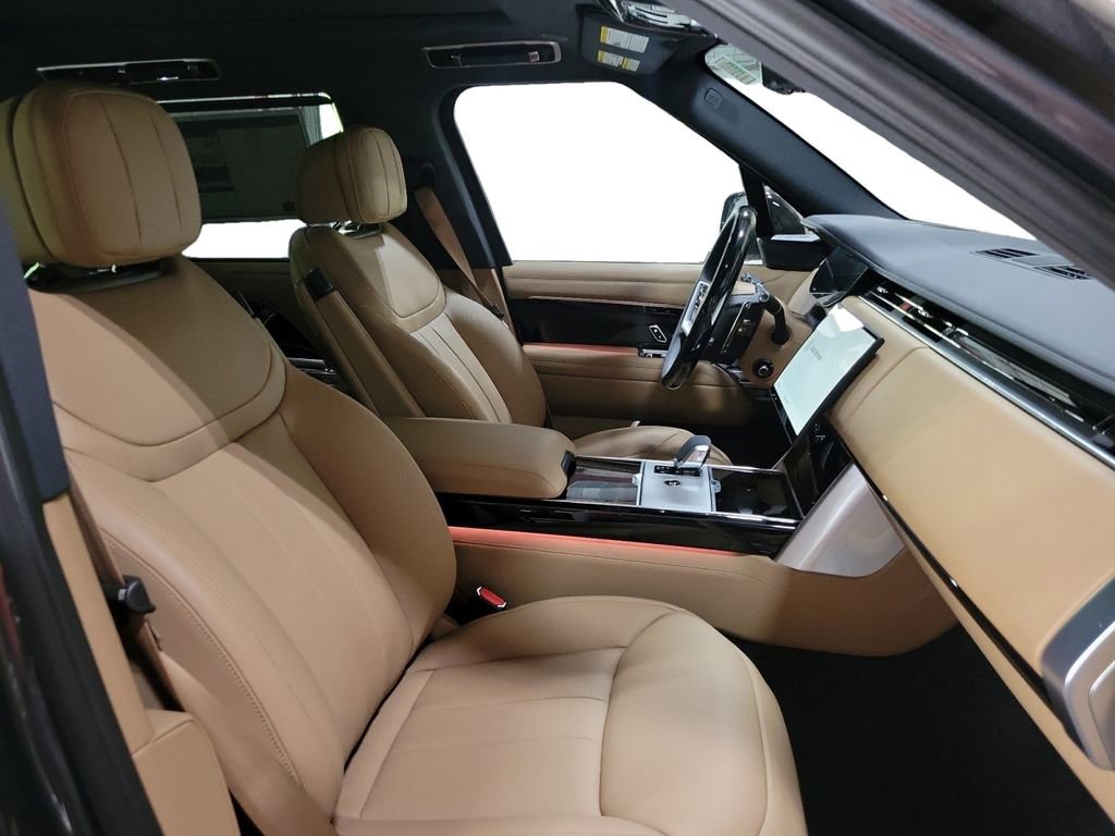 New 2025 Land Rover Range Rover Long Wheelbase SE image 30