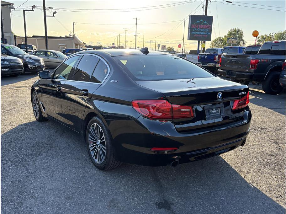 Used 2019 BMW 530e w/ Convenience Package RWD image 7