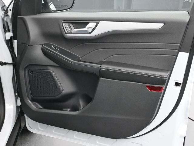 New 2025 Ford Escape SE w/ PHEV Premium Package FWD image 11
