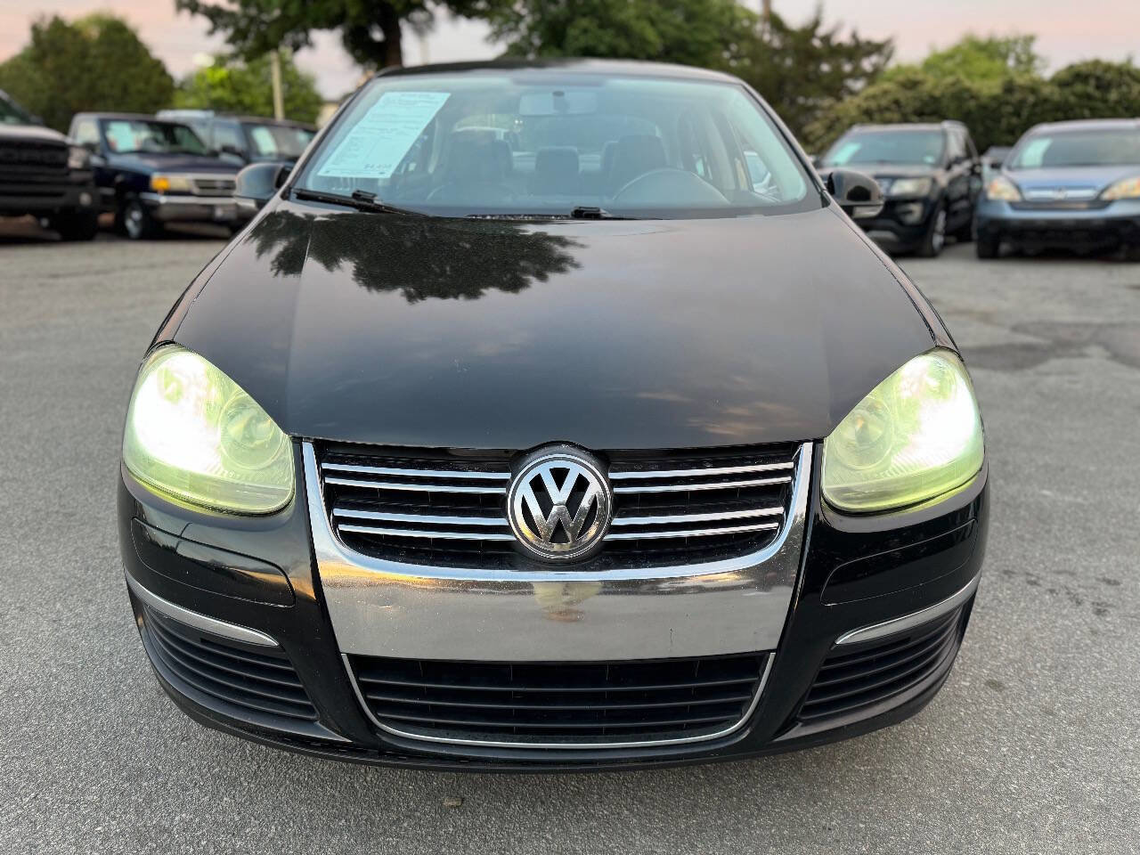 Used 2009 Volkswagen Jetta Wolfsburg Edition FWD image 2