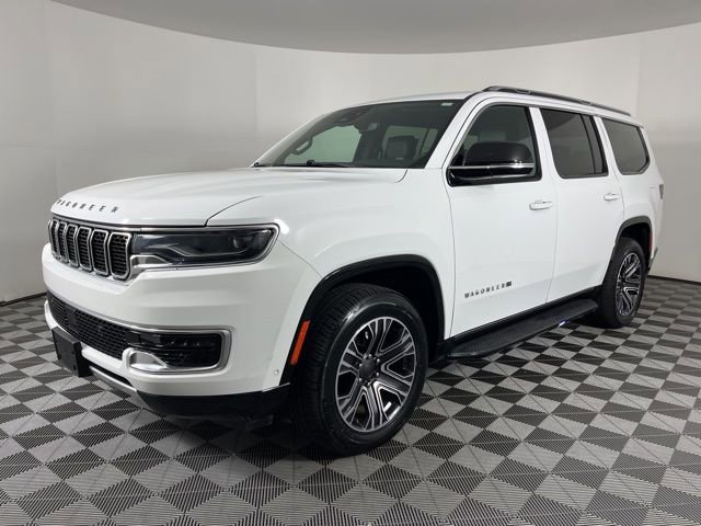 Used 2024 Jeep Wagoneer Series II w/ Flexible Seating Group image 5